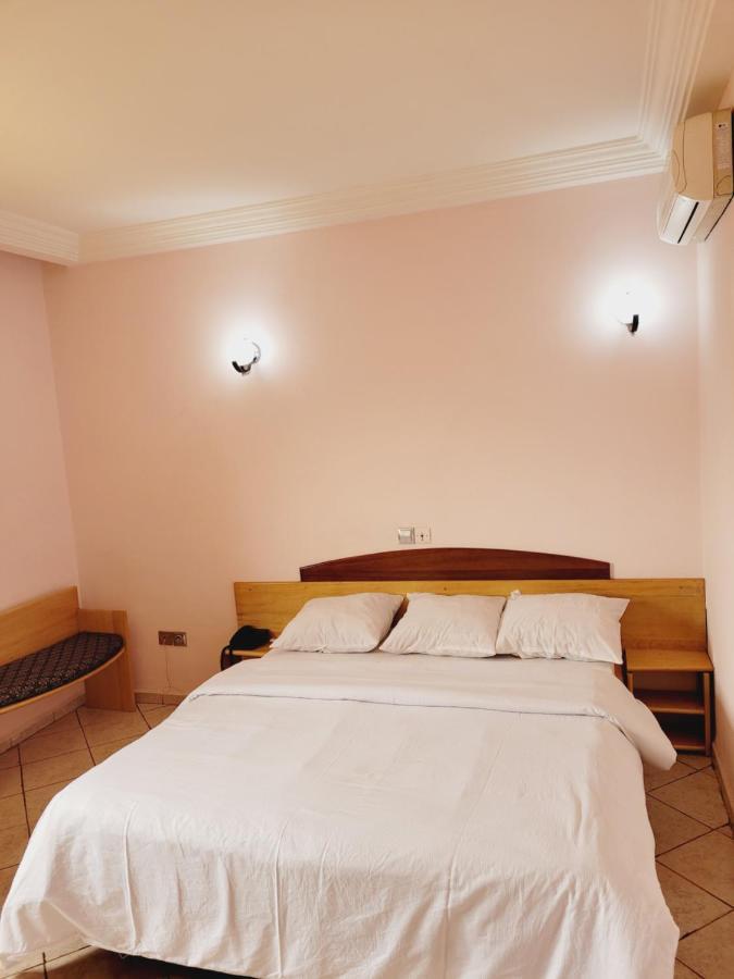 Bafoussam Hotel Altitel מראה חיצוני תמונה